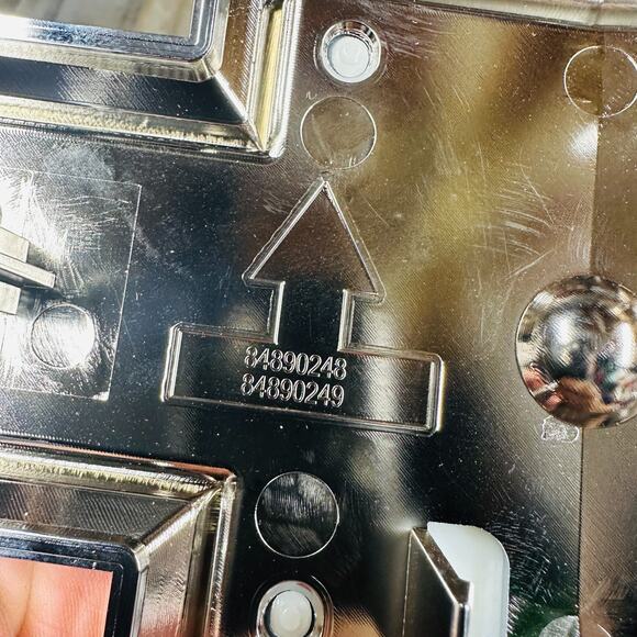 2022-2024 Chevrolet Silverado 1500 Bowtie Emblem GM OEM NEW 84890248 - Picture 4 of 6